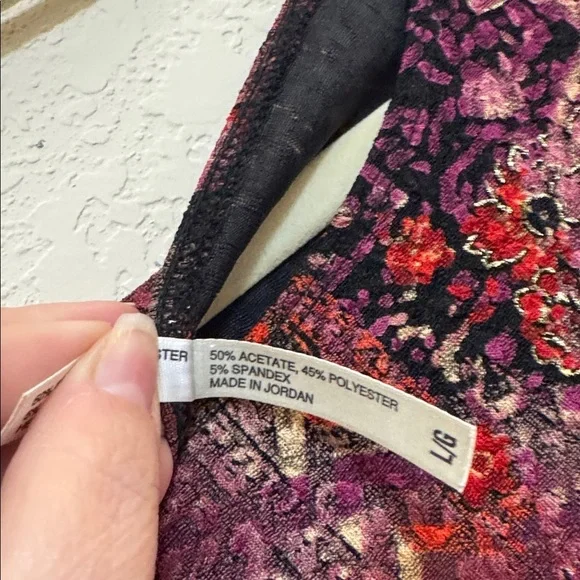 White Stag Black and Red Patterned Shell Size L - Picture 4 of 4